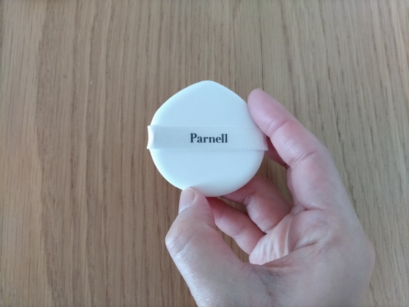 Parnellのクッションファンデのパフの画像
